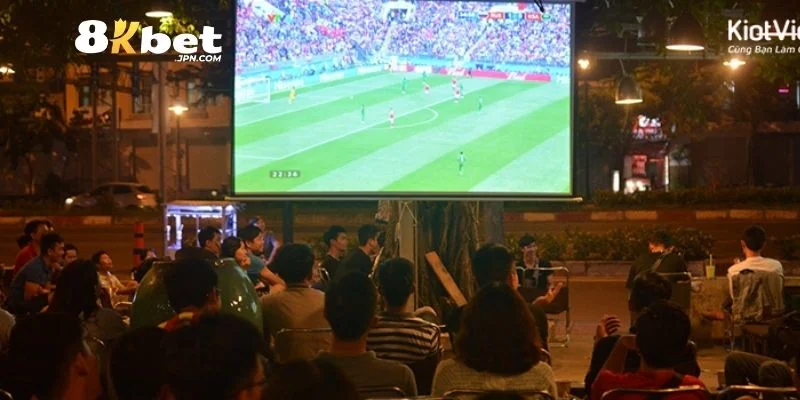 Ngồi xem bóng thả ga giá rẻ đồ uống ngon phục vụ nhanh